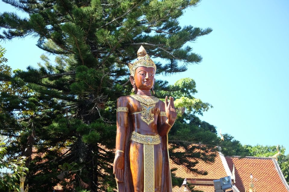 4-Hour Doi Suthep & Hmong Hill Tribe Village from Chiang Mai - Price and logistics: why $36 can be good value