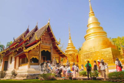 Chiang Mai: 3 Hour Old City and Temples Guided Walking Tour - Wat Chedi Luang: The Giant Stupa and Lanna-Style Detail