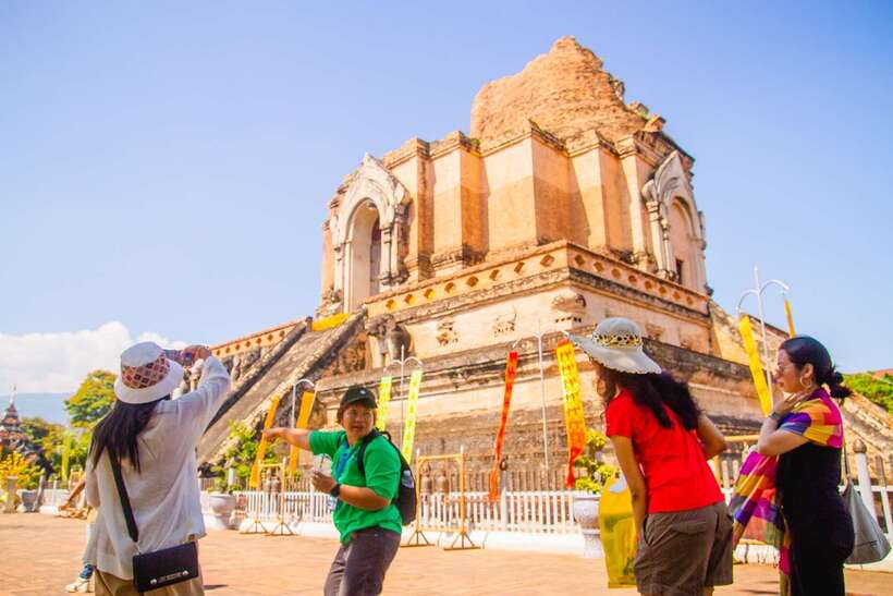 Chiang Mai: 3 Hour Old City and Temples Guided Walking Tour - Price and Value: How $16 Stacks Up With Entrance Fees