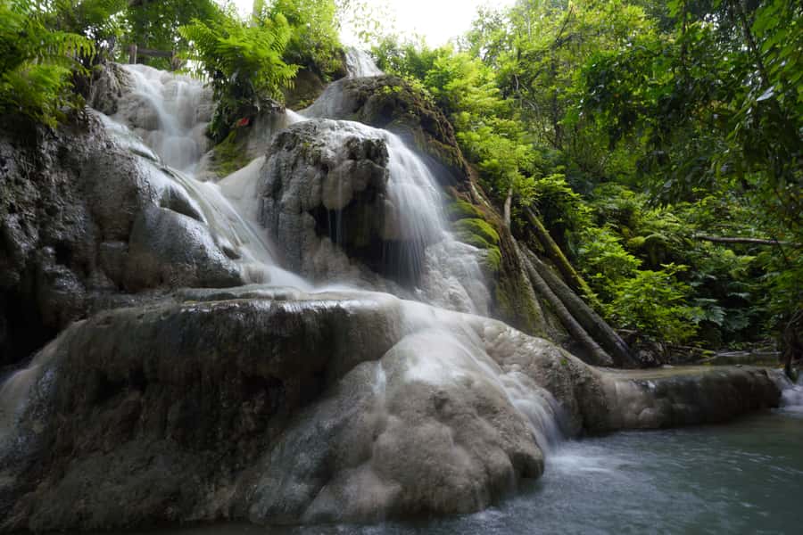 Chiang Mai: Bua Thong Sticky Waterfall & Huge Cave & Buffet - Should you book this tour?