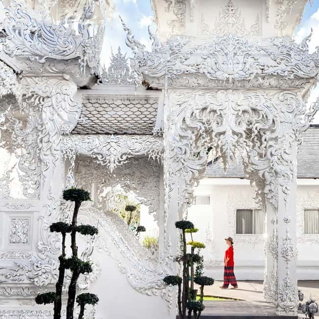Chiang Mai: Chiang Rai Famous Temples & Hot Springs Day Trip - Long Neck Karen Village and the hill tribe segment
