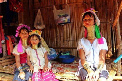 Chiang Mai: Chiang Rai Temples, Karen Tribe and Hot Springs - Karen long-neck Mae Kachan village: culture, crafts, and respectful curiosity