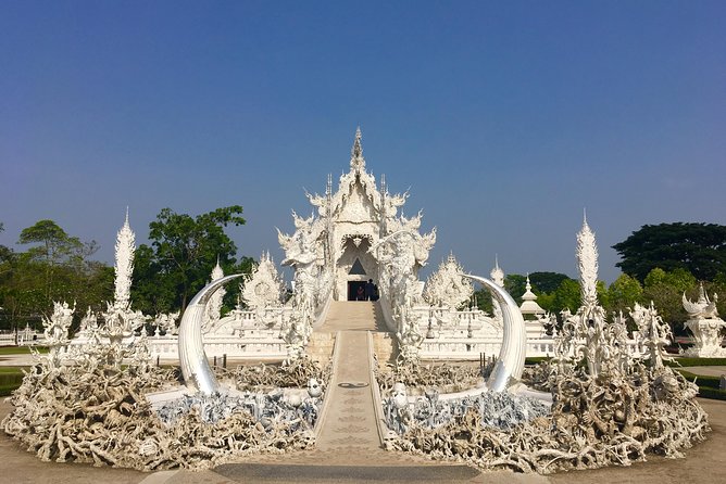 Chiang Mai-Chiang Rai: White Temple-Black Museum-Blue Temple - The Chiang Mai to Chiang Rai day plan: what the schedule really feels like