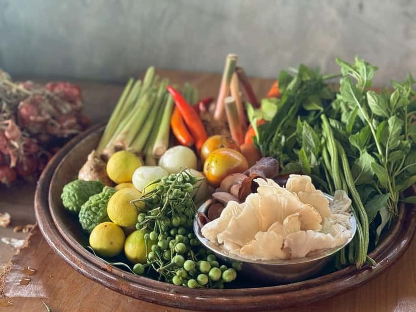 Chiang Mai: Cooking Class with Market and Pickup - Fresh Market Stop: Thai Herbs You Can Finally Name
