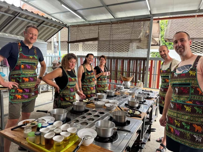 Chiang Mai: Cooking Class with Market and Pickup - Daddy’s Kitchen: A Thai Home Atmosphere With Real Cooking Setups