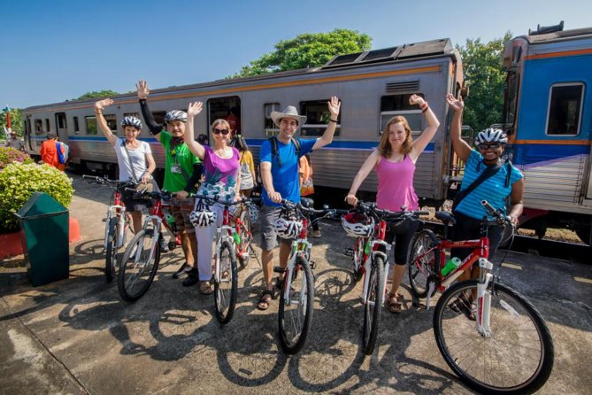 Chiang Mai Countryside Guided Bike Tour - Wat Phra That Hariphunchai: a temple visit with real presence