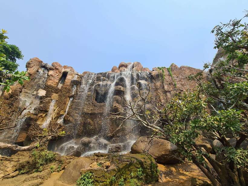 Chiang Mai: Dantewada Land of Angels & Sticky Waterfall Tour - Getting There: Hotel Pickup and a Smooth 5-Hour Rhythm
