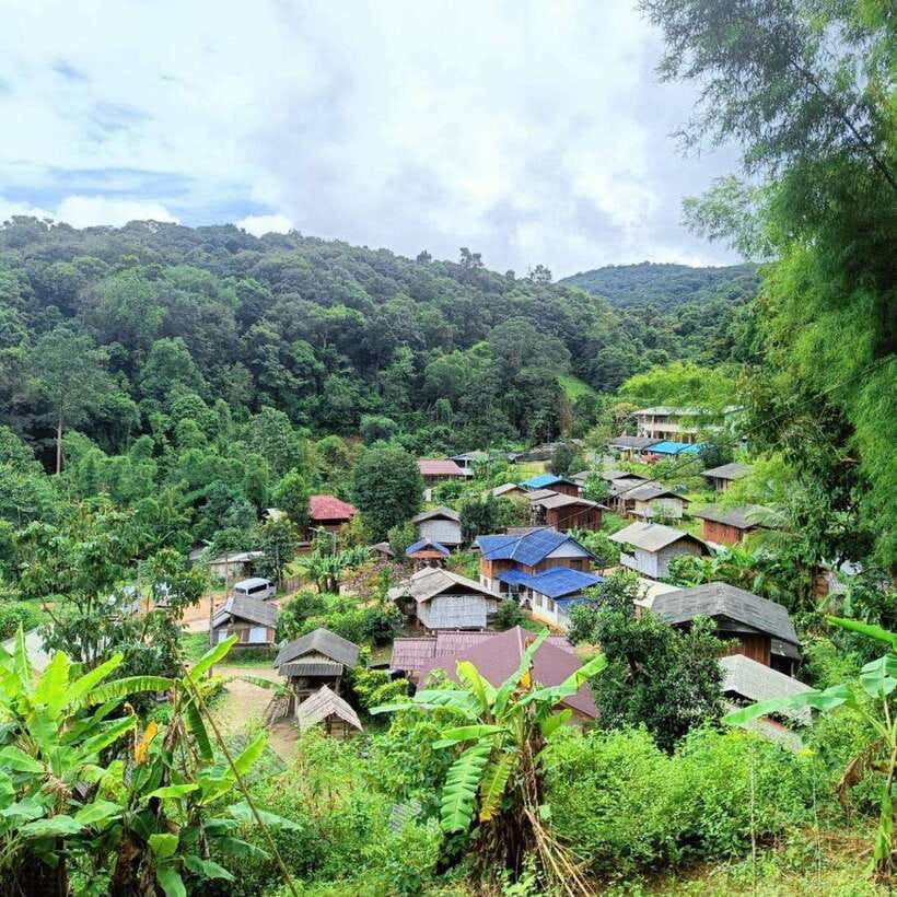 Chiang Mai: Doi Inthanon National Park & Waterfall Day Tour - King and Queen’s Pagodas: Views, Gardens, and Calm Time
