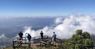 Chiang Mai: Doi Inthanon Park Day Trip with Kiw Mae Pan Hike - Doi Inthanon’s 2565m Stop: Cool Air, Quick Perspectives