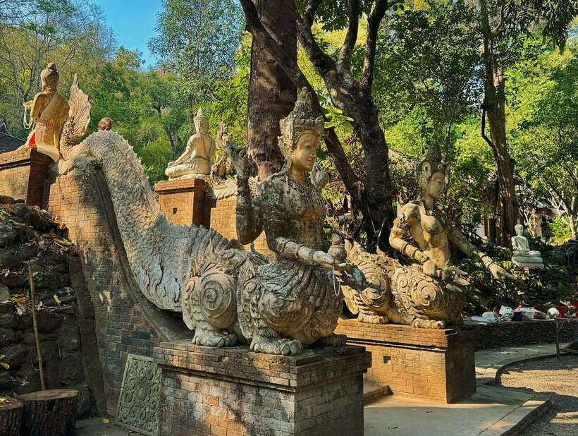 Chiang Mai: Doi Suthep and Wat Pha Lat Temple Evening Tour - Key things you’ll notice on this evening tour