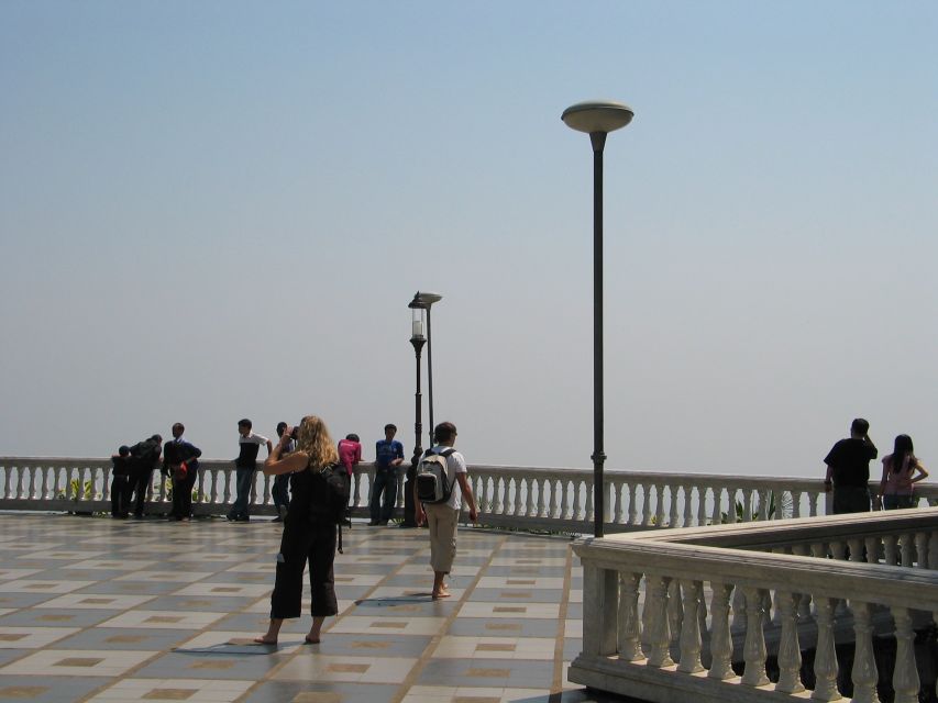 Chiang Mai: Doi Suthep National Park Leisure Hiking & Biking - Queen Summer Palace viewpoints and the build-up to Wat Suthep