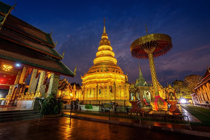 Chiang Mai - Doi Suthep Temple & Wat Pha Lat Hike - Getting up the mountain: red car comfort, songthaew authenticity