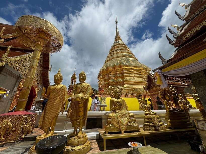 Chiang Mai: Elephant Sanctuary, Monk Trail & Doi Suthep Tour - Wat Pha Lat and the forest hike: the calm side of Chiang Mai