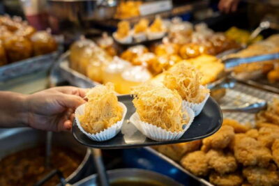Chiang Mai: Evening Sightseeing and Local Food Guided Tour - Chiang Mai Gate Market: the snack phase that sets the tone