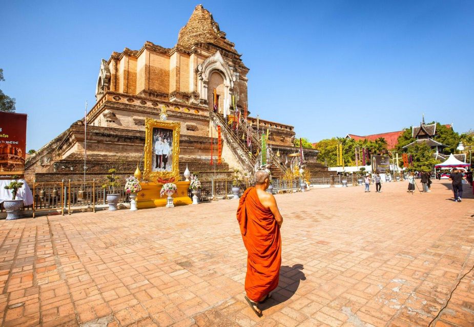 Chiang Mai: Exploration of Old City by Private Tuk-Tuk - Entrance fees and temple etiquette you should follow