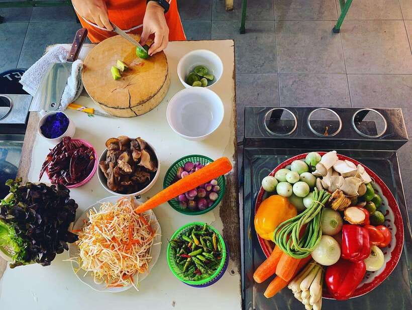 Chiang Mai: Half Day Cooking Class at Organic Farm - Learning Thai techniques the way you’ll use them later