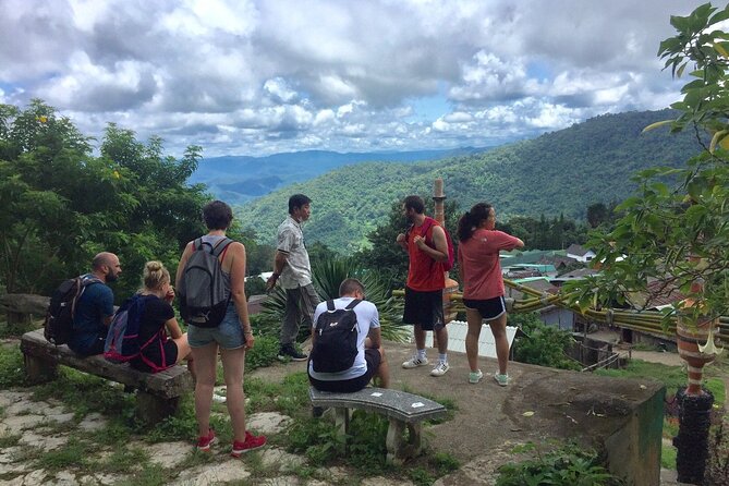 Chiang mai Hike & Downhill Bike Adventure –Suthep National Park - Stop 4: Huai Tueng Thao—second lunch, lake time, and recovery