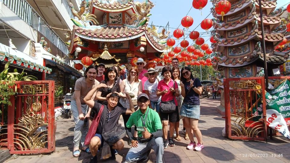 Chiang Mai: Local Food and Markets Guided Walking Tour - Ton Lamyai Flower Market: Flowers, Herbs, and a Quick Reset