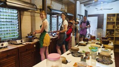 Chiang Mai: Morning Cooking Class with Market Visit - The organic garden stop: herbs, farming, and what changes in the flavor