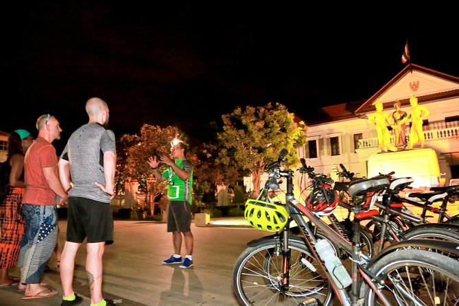 Chiang Mai Night Bike Tour - Cycling through the old city streets: safety and the group rhythm