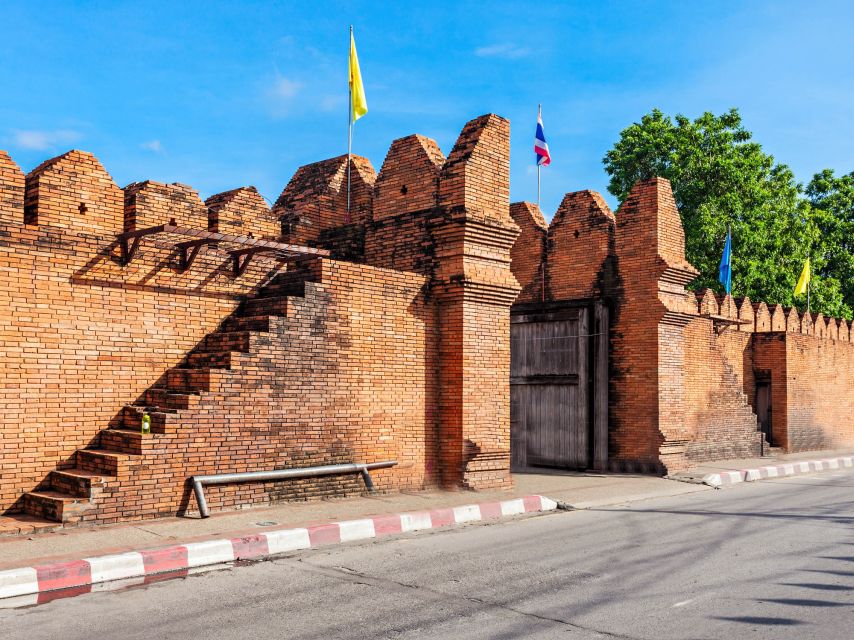 Chiang Mai: Private Tuk Tuk Tour of City Temples With Pickup - Key highlights you’ll remember