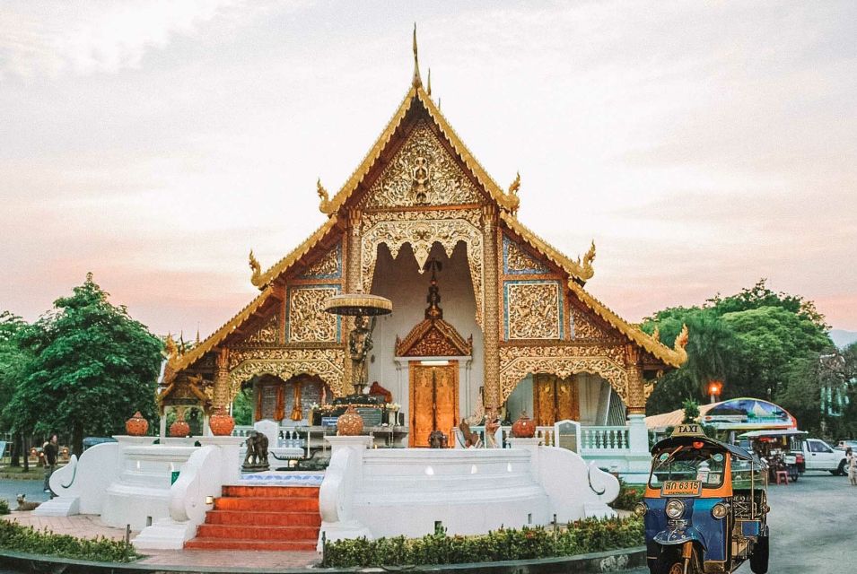 Chiang Mai: Private Tuk Tuk Tour of City Temples With Pickup - Guides you’ll be happy to follow: English, stories, and extra care