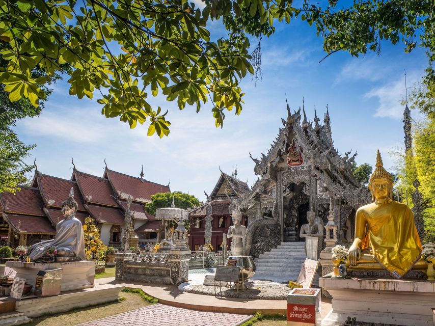 Chiang Mai: Private Tuk Tuk Tour of City Temples With Pickup - Warorot or Mueang Mai market stop: street food and small buys