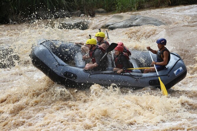 Chiang Mai Rafting in Mae Taeng River with Thai Buffet - Thai Buffet Lunch by the Riverbank: Fuel Without the Food Drama