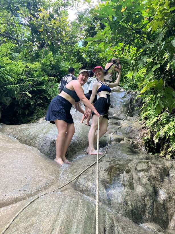 Chiang Mai: Sticky Waterfall scenic loop unseen lake &temple - Wat Phra That Chom Kitti: A Second Temple, Different Mood
