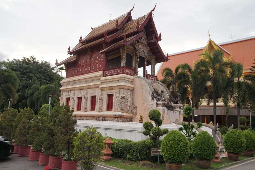 Chiang Mai: Temple And City Walking Tour Part I - Price, extra temple fees, and what you should budget