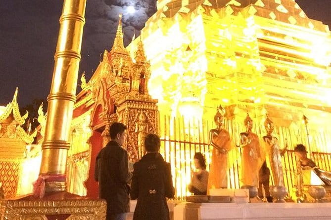 Chiang Mai Temples and Market Tuk Tuk Night Tour - Stop 1: Wat Phra Singh after sunset (lion Buddha and old-city charm)