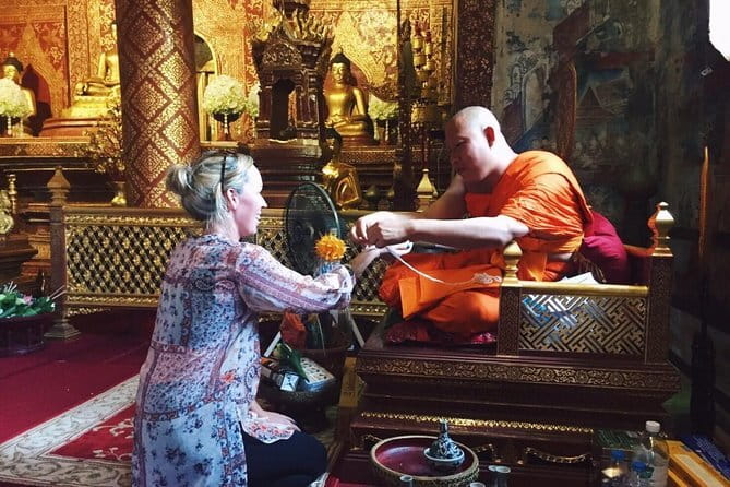 Chiang Mai Temples and Market Tuk Tuk Night Tour - Stop 4: Wat Lok Molee for a quieter temple break