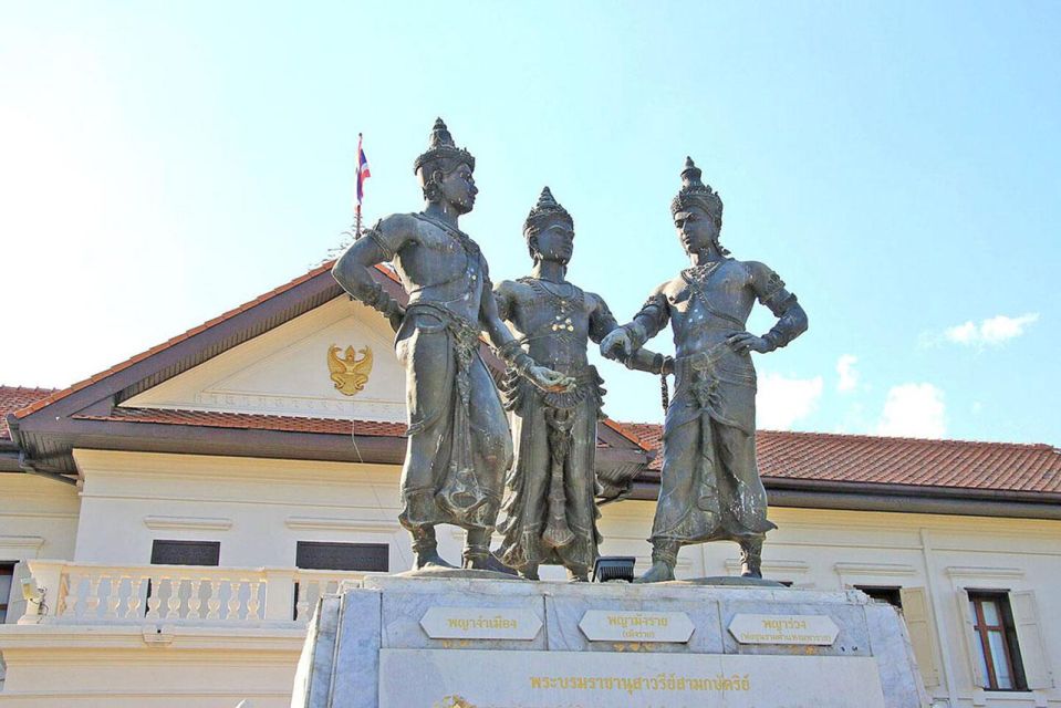 Chiang Mai: Temples and Street Food Night Tour by Tuk Tuk - Price and value for a private tuk tuk circuit
