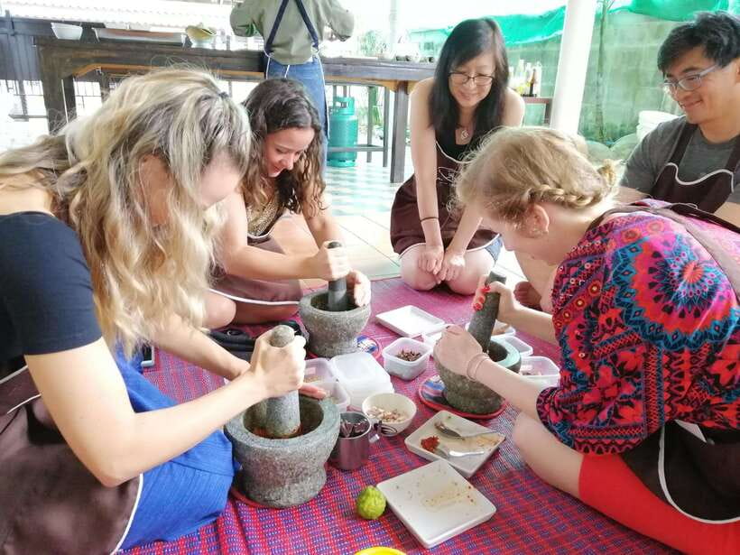 Chiang Mai: Thai Cooking and Market Tour with Lanna Smile - What your 5 hours actually looks like