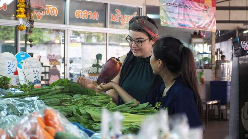 Chiang Mai: Thai Cooking and Market Tour with Lanna Smile - Small group size: how to decide if you want the social or the quiet version