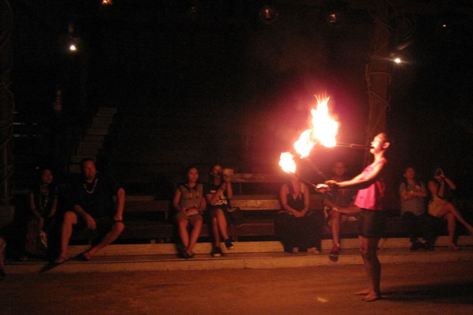 Chiang Mai Traditional Khan Toke Meal & Cultural Performance - Who should book this tour, and who should skip it