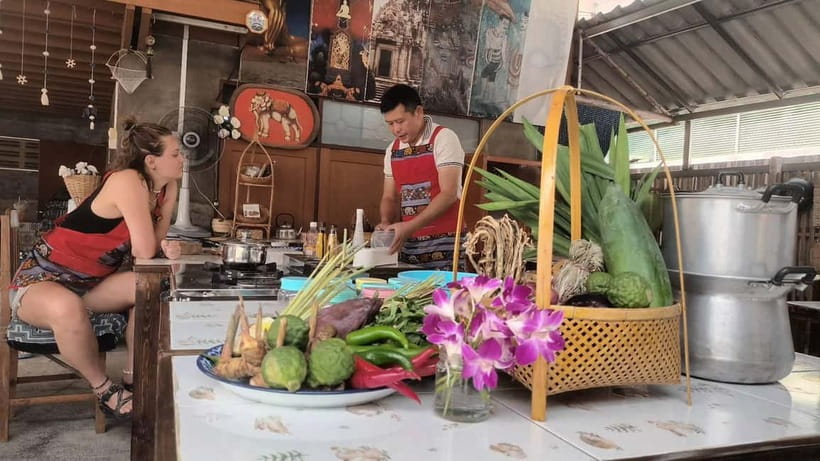 Chiang Mai: Traditional Thai Cooking Class with Market Tour - Key things to love about this cooking class