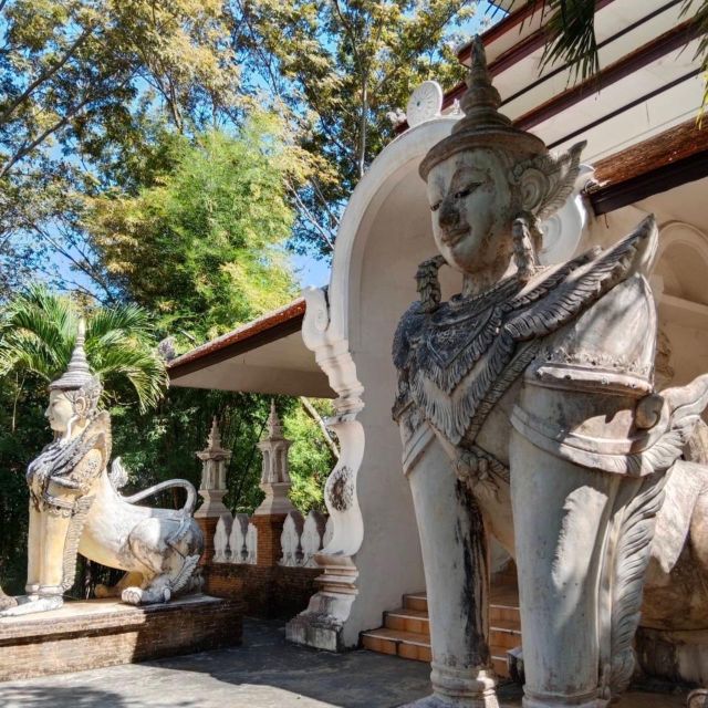 Chiang Mai: Wat Pha Lat & Wat Phra That Doi Suthep Tour - Monk chanting and temple etiquette (what to do in the moment)
