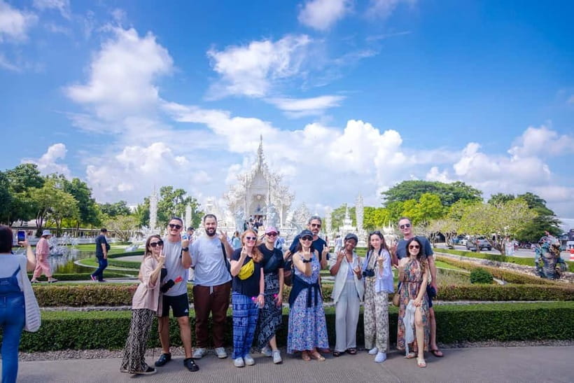 Chiang Mai: White, Red/Black & Blue Temples Tour with Lunch - Chiang Rai in one day: the big reason to do it from Chiang Mai