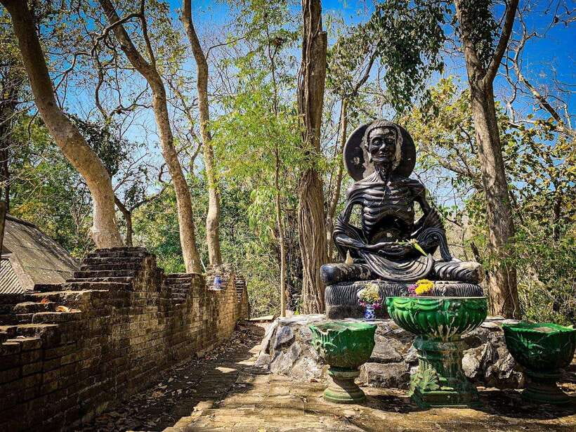 Chiang Mai:Wat Phra That Doi Suthep & Wat Umong Evening Tour - Wat Umong Suan Puthatham: the forest temple and tunnel temple walk