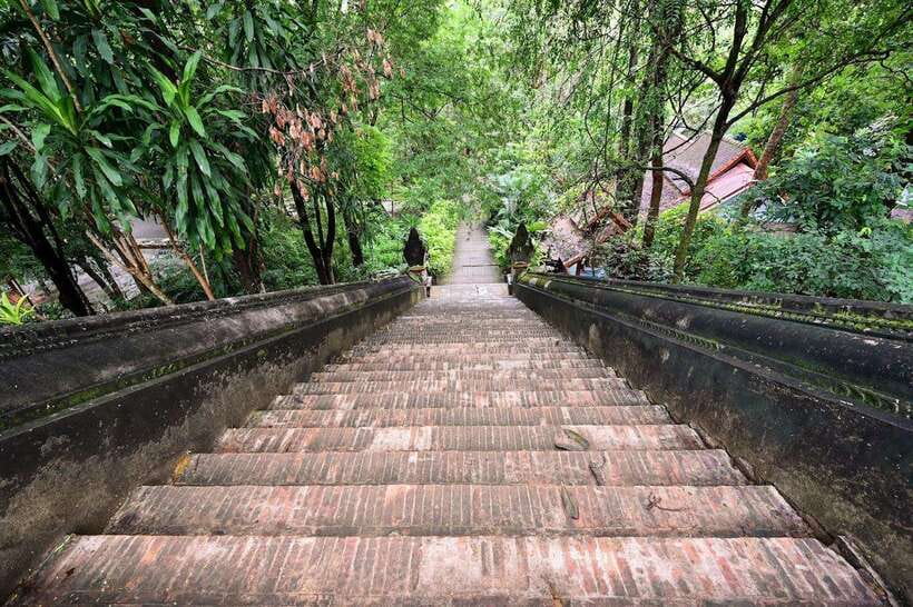 Chiang Mai:Wat Phra That Doi Suthep & Wat Umong Evening Tour - What’s included, what’s not, and the real value of the price