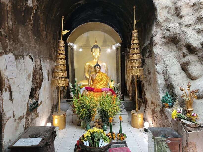 Chiang Mai:Wat Phra That Doi Suthep & Wat Umong Evening Tour - Dress code and rules that keep the temples comfortable