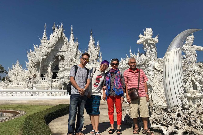 Chiang Rai Temples ( White,Blue )And Doi Suthep Private Day Tour - Lunch at a local restaurant: fuel that keeps the day pleasant