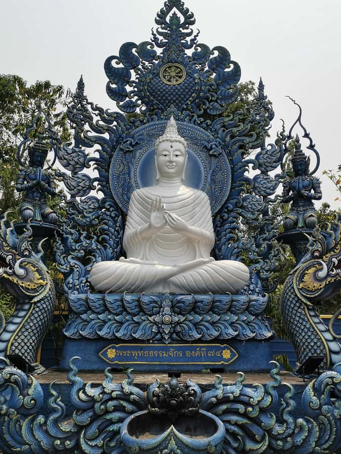 Chiang Rai White, Blue, Red 3 Temples Tour - Wat Rong Khun (White Temple): Art-Forward, Photo-Friendly, and Surprisingly Meaningful