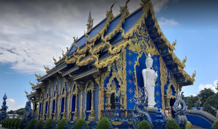 Chiang Rai White, Blue, Red 3 Temples Tour - Wat Rong Suea Ten (Blue Temple): Calm Colors After the Road