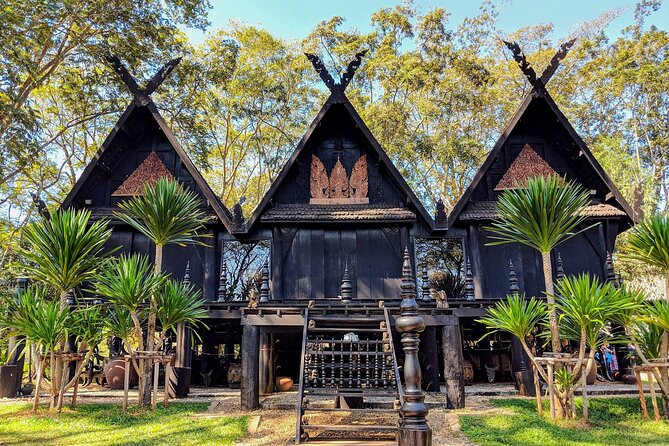 Chiang Rai White Temple, Blue Temple and more from Chiang Mai - Guide Style and Timing: How the Day Stays Smooth