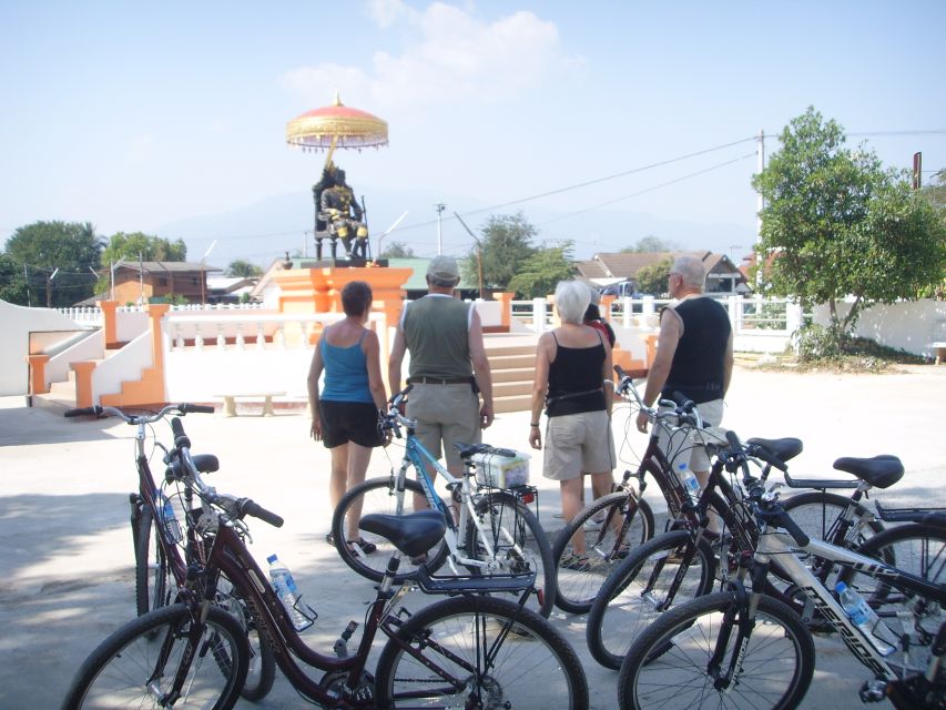 Colors of Chiang Mai Guided Bicycle Tour - Quiet green roads and village life just outside the city walls