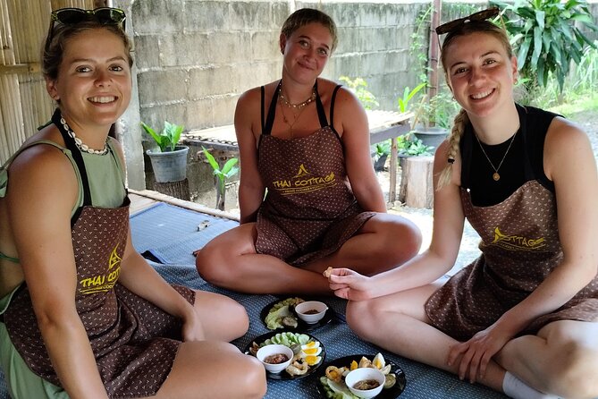 Cooking class in organic garden and local market tour ThaiCottage - Choosing dishes: how the class avoids the bland menu trap