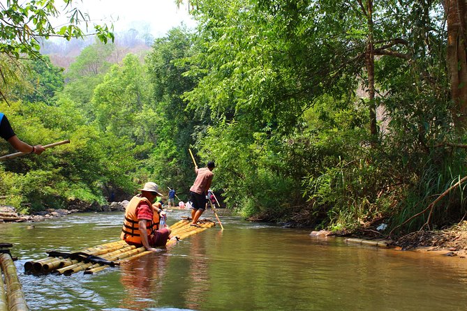 Full Day Chauffeur Driven Tuk Tuk Adventure in Chiang Mai including rafting - Lunch breaks: vegetarian option saves the day
