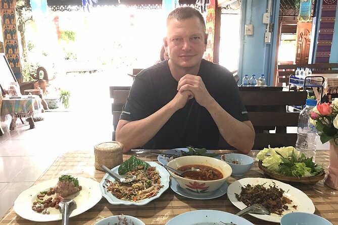 Go where the locals go, Eat what the locals eat! Food Tour with Local Foodies - Who should book this Chiang Mai food tour